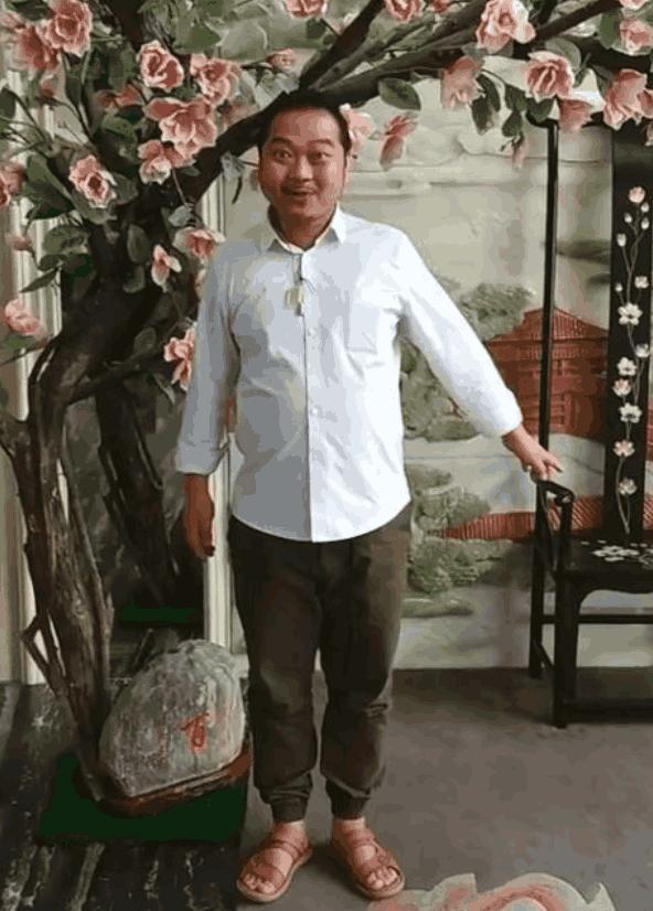 37岁“酱爆”近照，彻底放飞自我，这模样周星驰来了都得笑！