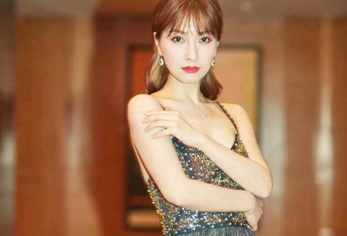 谢娜吐槽她不爱干净，内衣*裤内**都不洗，她这样回应！