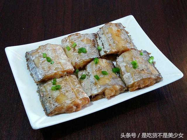 带鱼的家常做法大厨教你一招,无骨干带鱼最正宗的做法