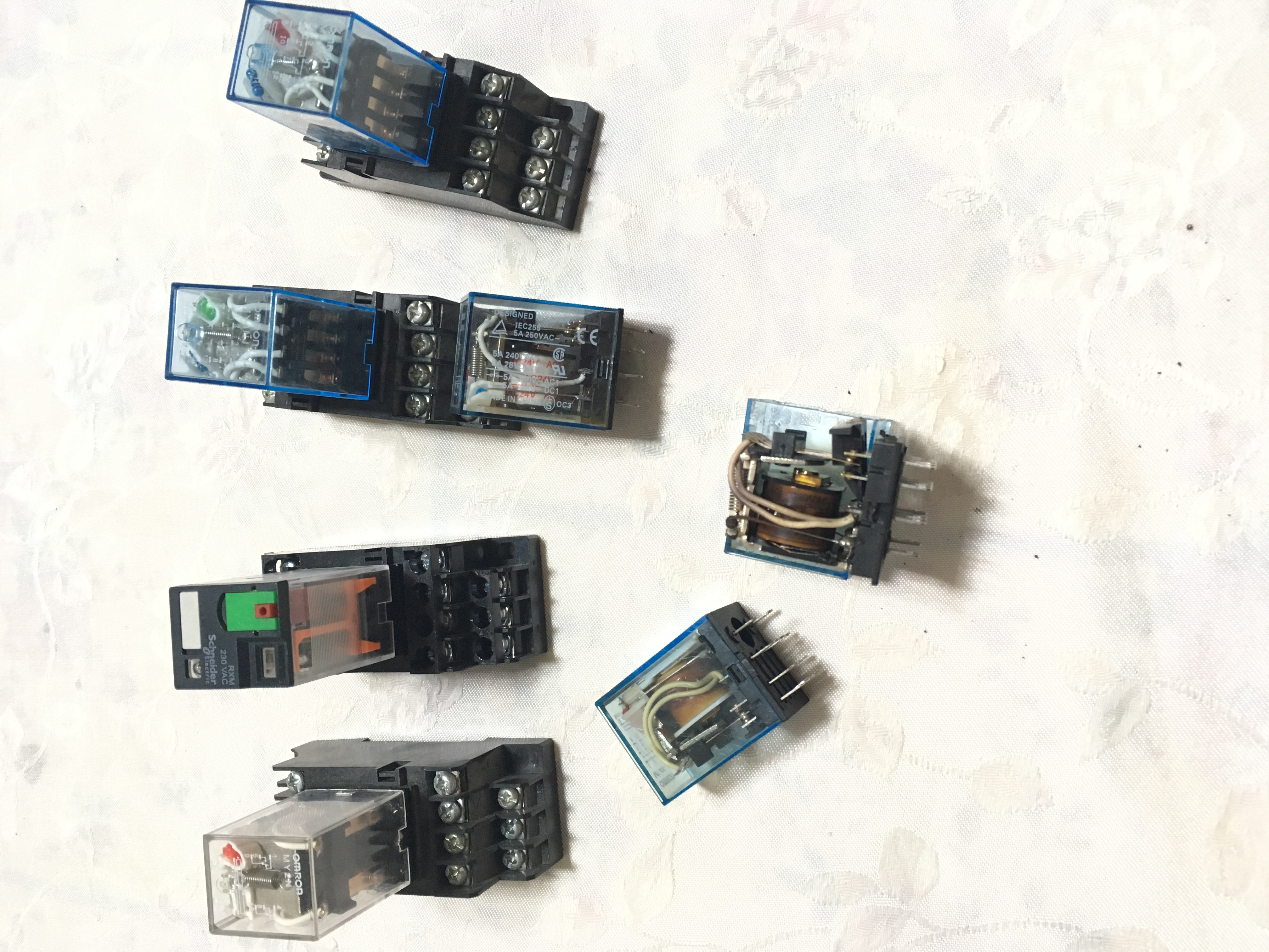 继电器频繁烧毁原因有哪些,中间继电器经常烧坏怎么回事