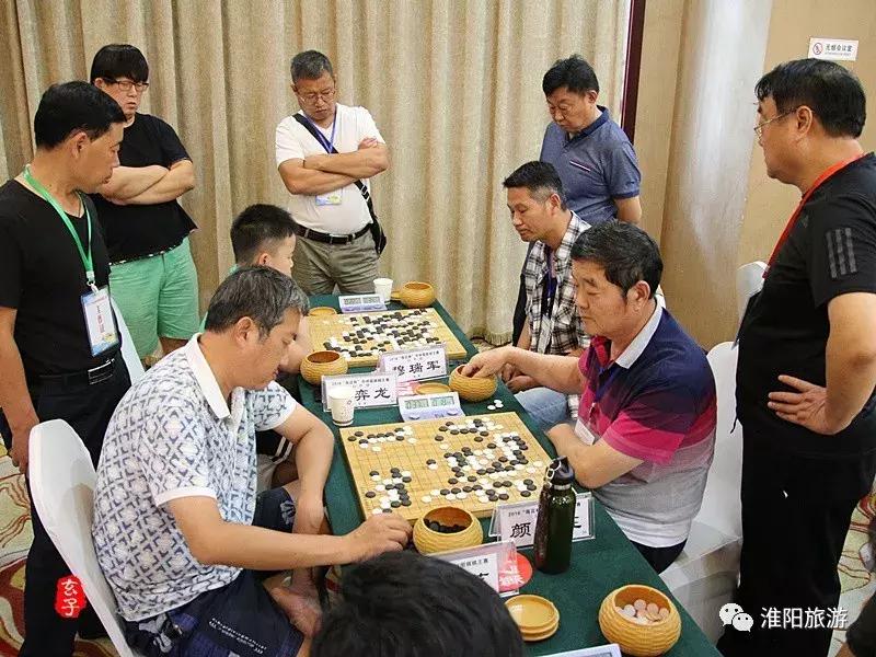 河南省政协副主席李英杰亲临淮阳“荷花杯”围棋棋王赛观战