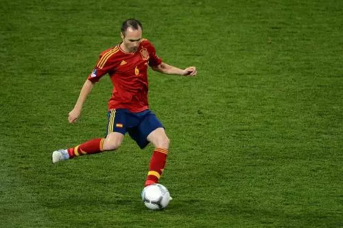 皮尔洛和莫德里奇哪个远射好,皮尔洛放到当今足坛什么水平