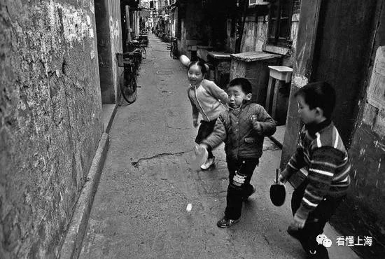 居家打乒乓,花园打乒乓