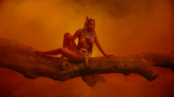 高级回归·这一届的说唱女皇仍是麻辣鸡