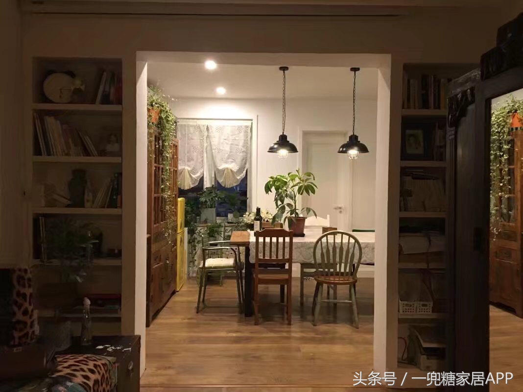 老式缝纫机桌子,老式缝纫机小桌子