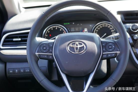 2021款凯美瑞2.5g豪华版试驾视频,2022款凯美瑞2.5g豪华版试驾视频