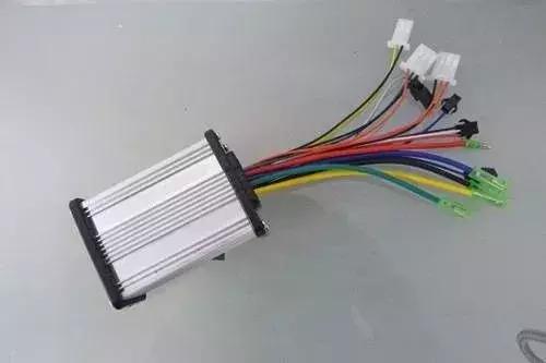 雅迪电动车骑行中断电是怎么回事,骑行中电动车突然断电是因为什么