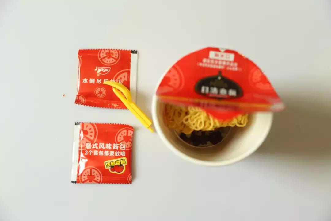 白象蟹黄拌面杯面方便面,十种方便面测评