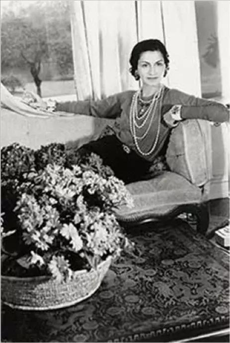 鏃跺皻鐣岀殑鐏甸瓊,鏃跺皻鍏堥攱澶忓灏旂殑鐢靛奖