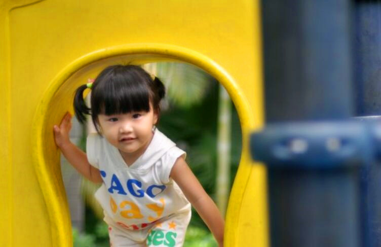 秋季宝宝手上长出小水泡,宝宝手上长了一片小水泡怎么解决