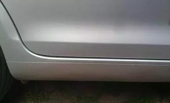 汽车上面的小孔有什么用,开了这么多年的车感觉怎么样