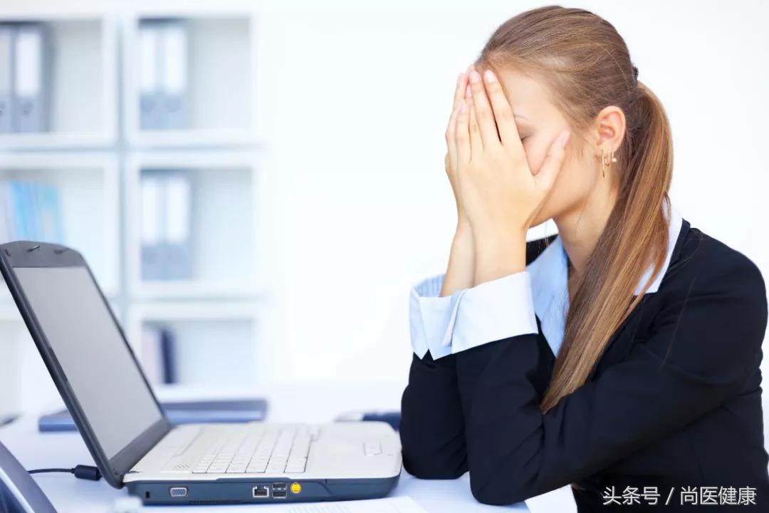 午睡后起来突然头晕怎么回事,午睡起来后头疼想吐是什么原因