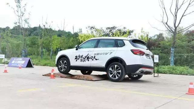 试驾华晨中华v6,华晨中华v7100米加速测试