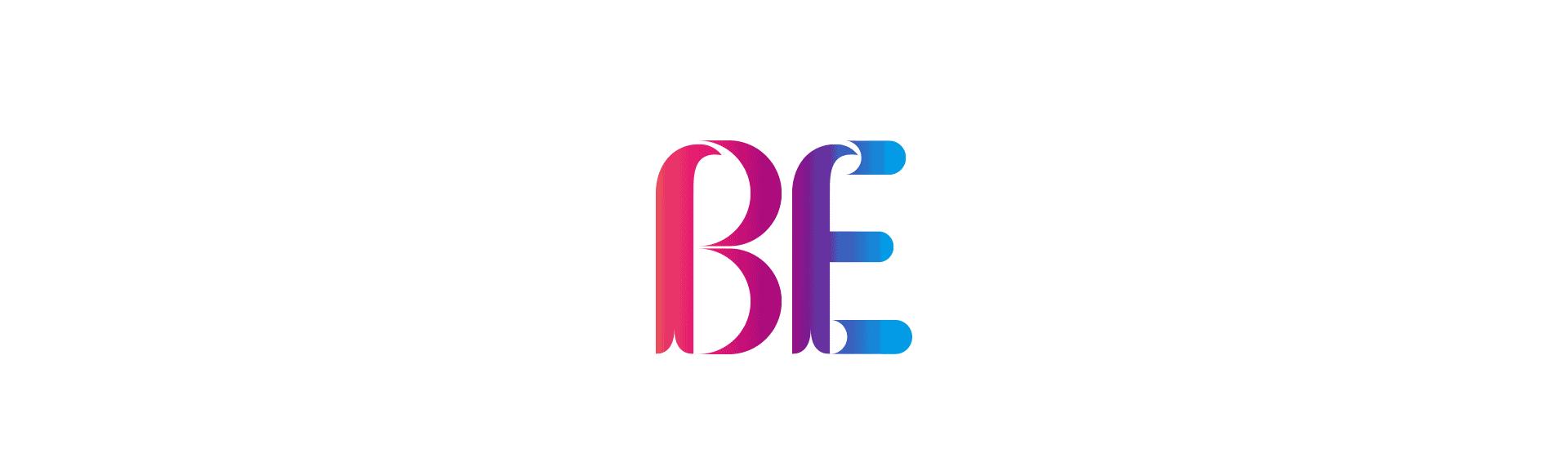 穿西装的宠物狗走路,穿moncler的男生