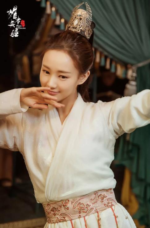 饭圈都攻不进去的虎扑JRS为何主动为“她”出圈献上杠铃式应援？