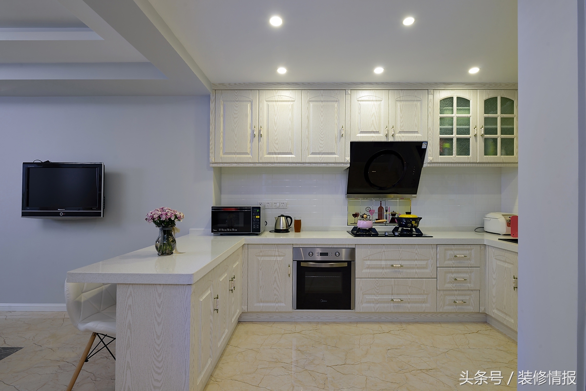 暖色系别墅年轻简约设计,温暖的装修