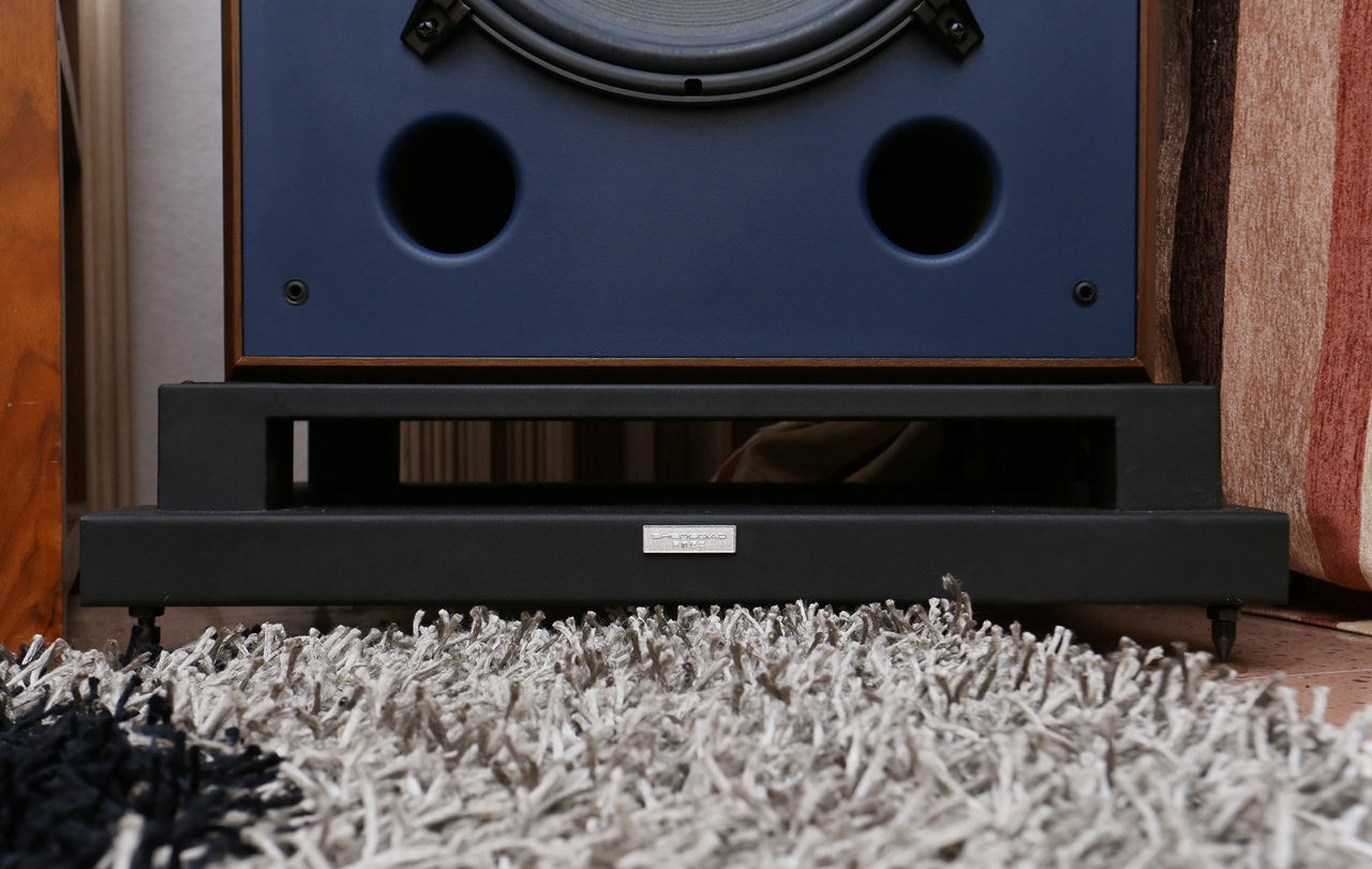 jbl最新监听音箱4338,十万左右汽车音响升级最佳方案