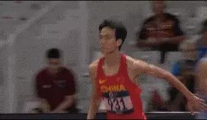 吴彦祖跳高完整版,陈伟霆吴彦祖撞脸