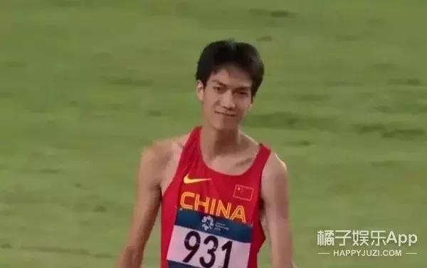 吴彦祖跳高完整版,陈伟霆吴彦祖撞脸