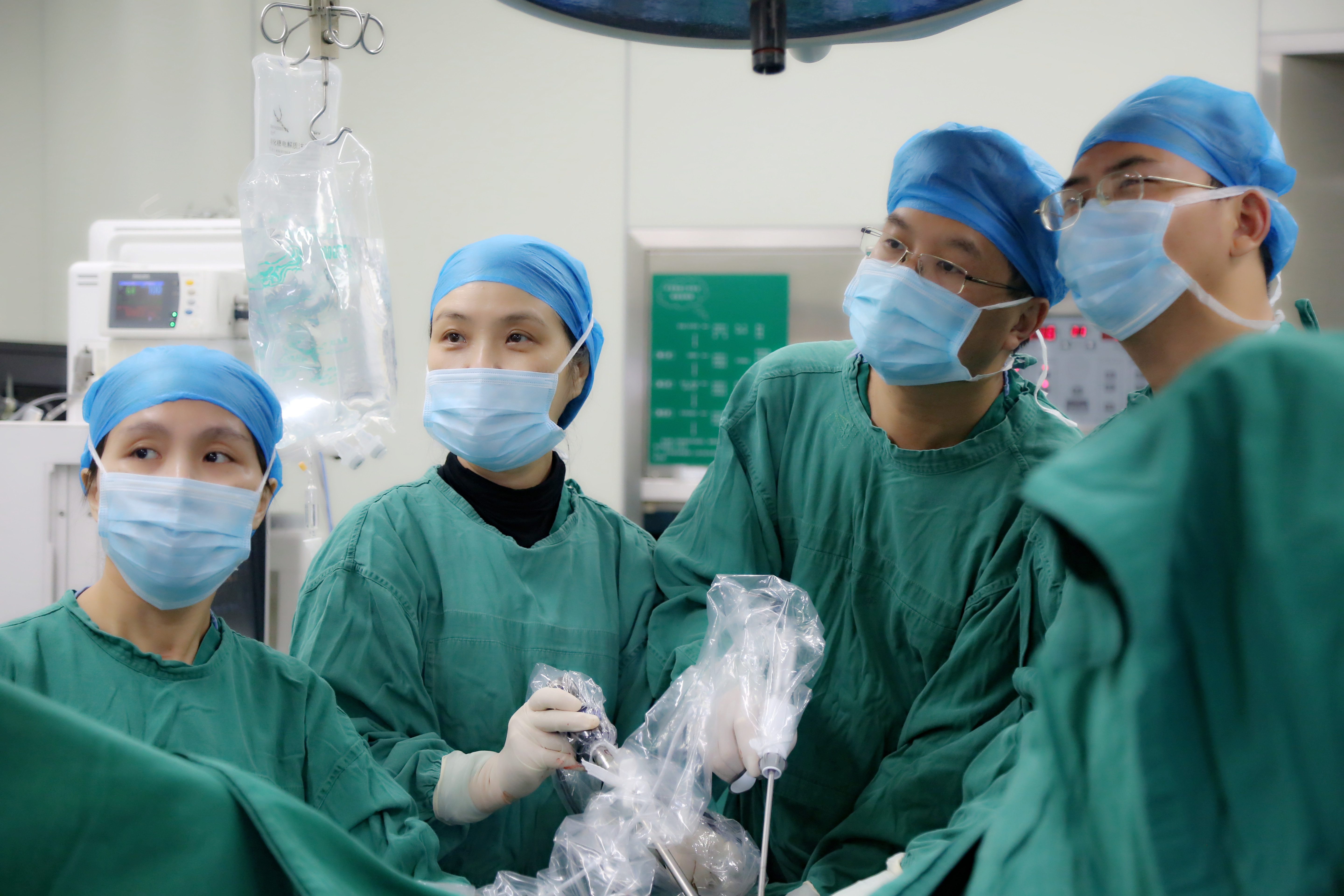 23岁“石女”先天性无阴道医生妙手助其恢复女儿身