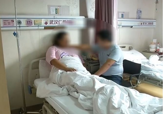 女孩12岁经期不正常是什么原因,22岁女孩月经不规律的原因