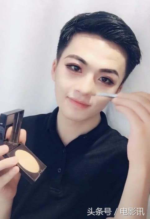 男生画妆容是不是不太好,男人化起妆比女人还漂亮