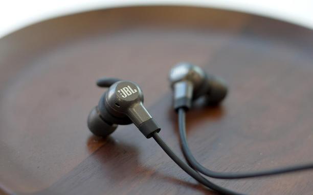 南卡耳机和苹果蓝牙耳机哪个好,jbl蓝牙耳机和苹果耳机