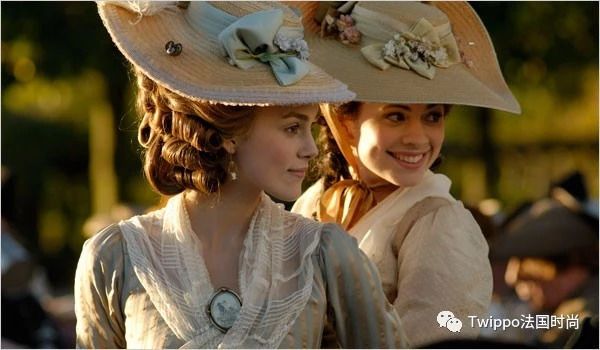 想要时髦过秋天这几件单品不能少,学穿搭初秋必备的三件单品怎么搭