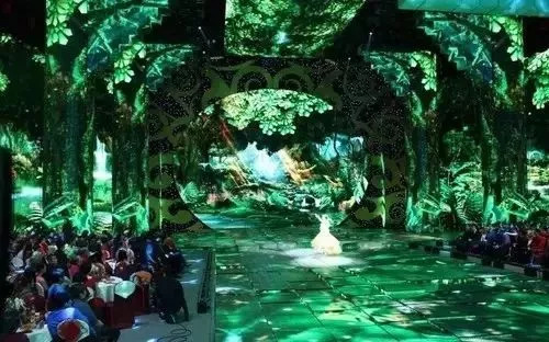 好看的舞台灯光效果教程,大型舞台灯光特效怎么实现