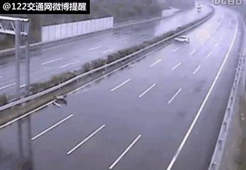 雨天车辆被淹怎么办？这三步一定要知道！
