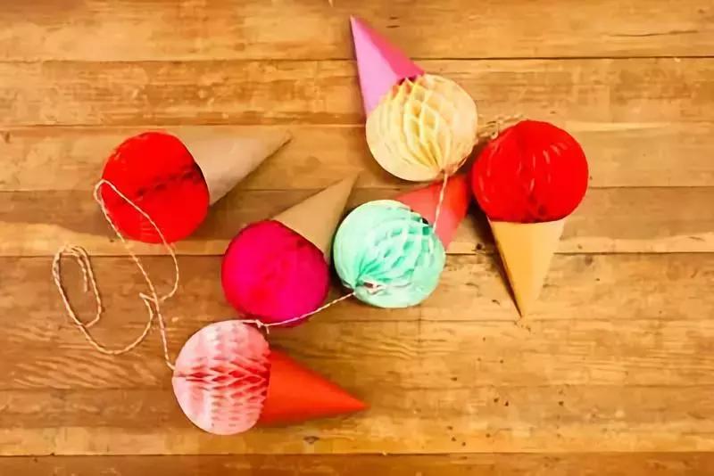 有特色的幼儿园教室吊饰,幼儿园教室吊饰简单好看