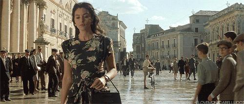 她是全球公认的最性感女神，“裸露”却不情色的人间*物尤**！