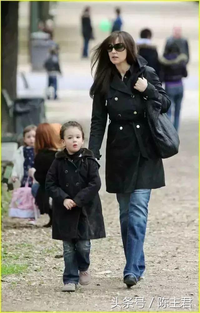 她是全球公认的最性感女神，“裸露”却不情色的人间*物尤**！