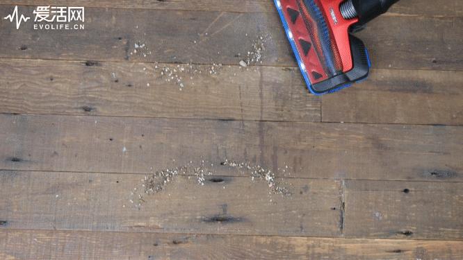 咋样用吸尘器,怎么用吸尘器扫地