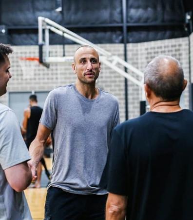 马努退役众球星发言,马努退役仪式全过程