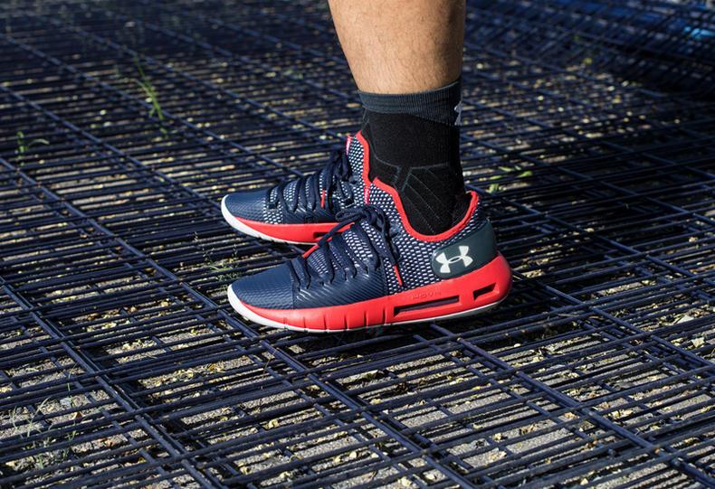 全新缓震科技！UA最新篮球鞋开箱+上脚