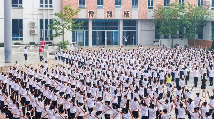 好消息！黄金周火车票明起开卖、这些家庭租房有补贴、驾驶证省内异地申领，还有超多假期！