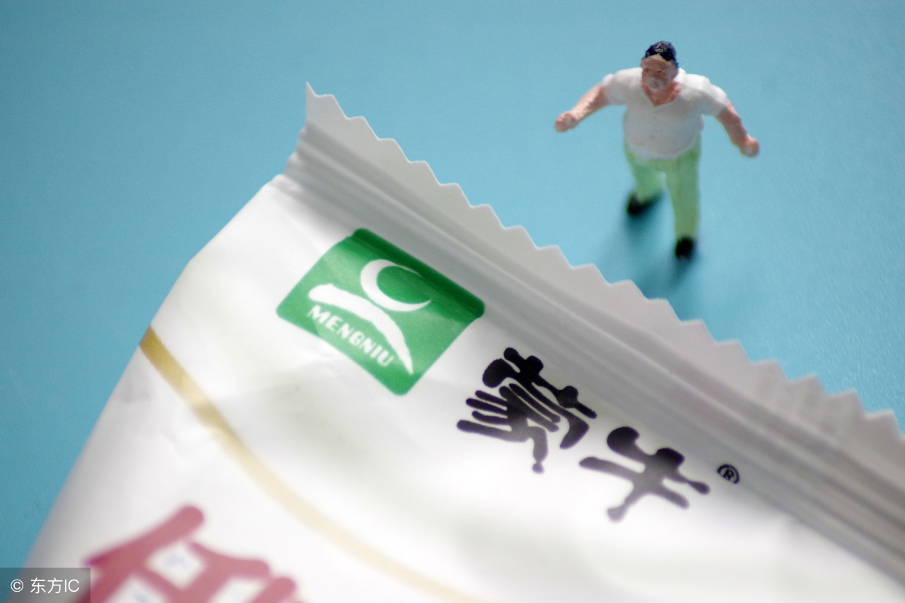 上半年报国产乳业两级分化，蒙牛伊利双雄加速，光明贝因美不给力