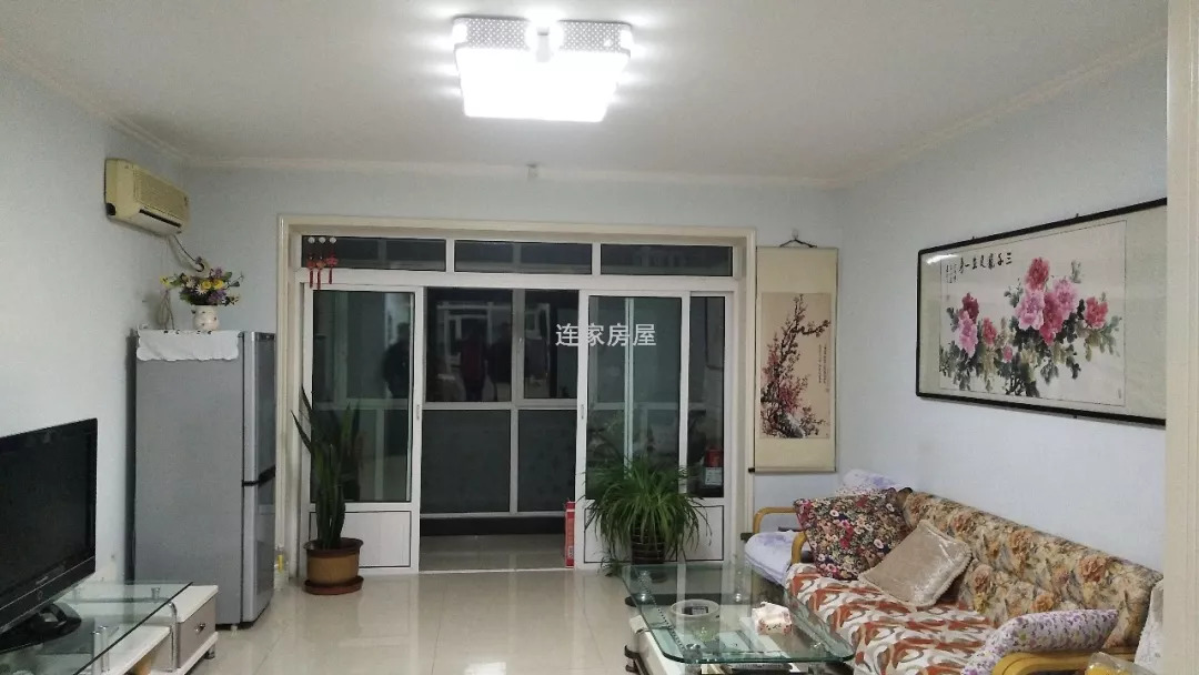 石河子精装修房出售,石河子房源三室一厅