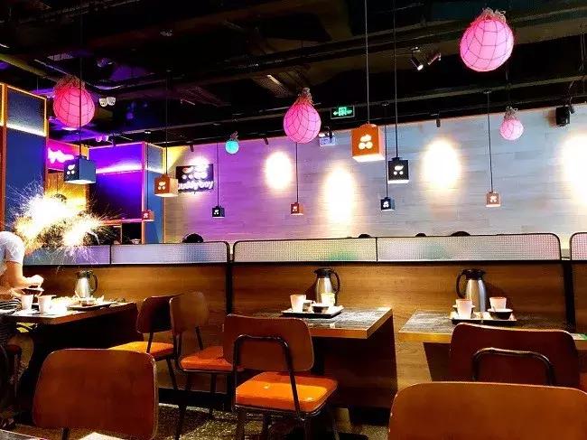 开了100家店依然很难吃的胖哥俩肉蟹煲