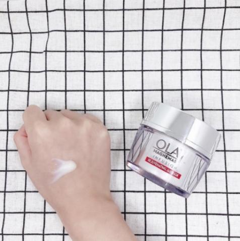 olay小哑铃入门款跟震动款哪个好,olay小哑铃磁力焕采皙白睡眠面