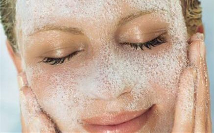 脸上的白头粉刺怎么去除简单方法,白头粉刺刺破变成红点