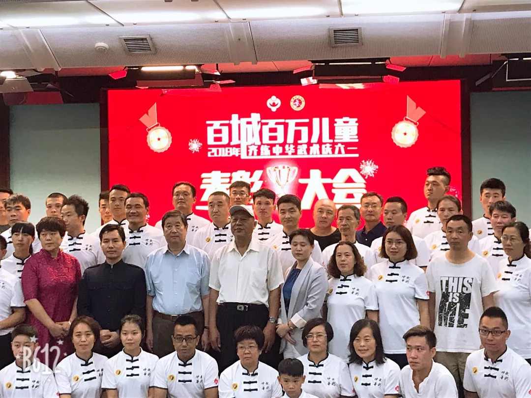 海门体育中心暑假,海门学校体育