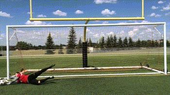 教你学踢球,学踢足球飞球