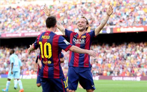 梅西犯罪式过人中文解说,梅西十大变向过人集锦