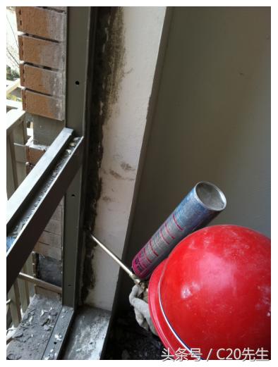 828型铝合金门窗滑轮如何安装,断桥铝合金门窗安装规范及标准