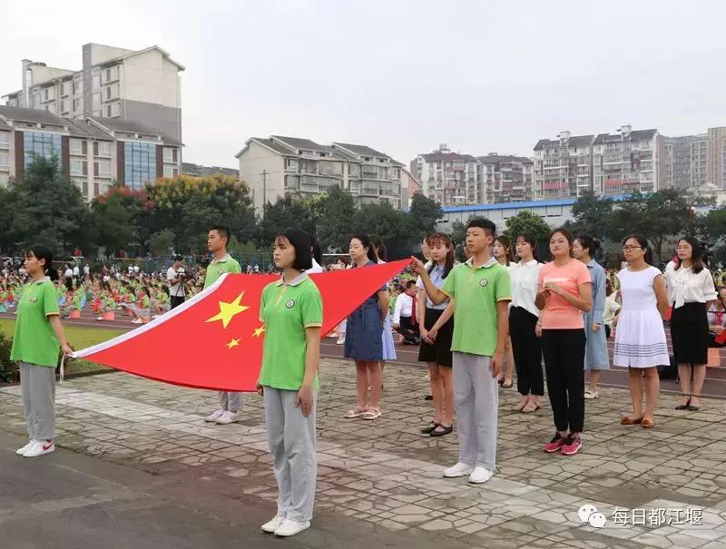 九月，我们开学啦！把天府故事读给世界听……