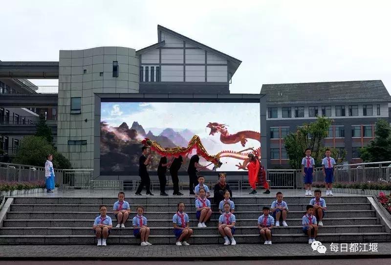 九月，我们开学啦！把天府故事读给世界听……