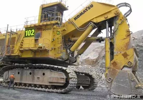 世界上最大的液压挖掘机,全球最大液压挖掘机