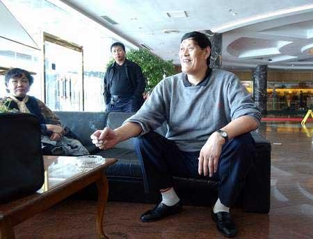 中国男篮张伯伦简介,张伯伦多少岁开始打篮球